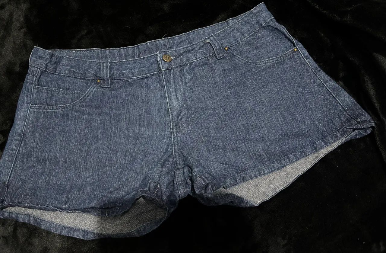 SHORTS JEANS A R$10,00 CADA