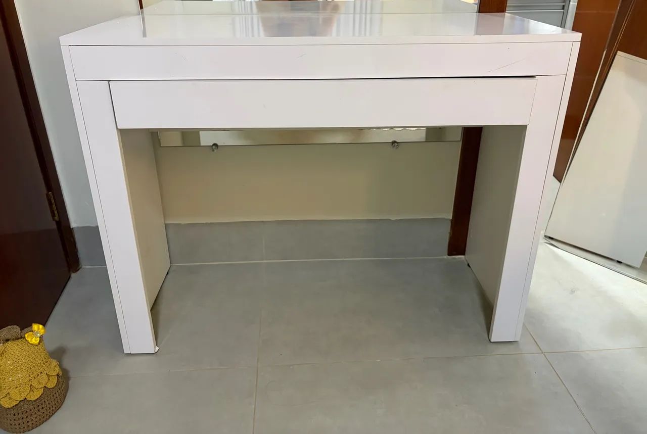 Penteadeira branca com gaveta 