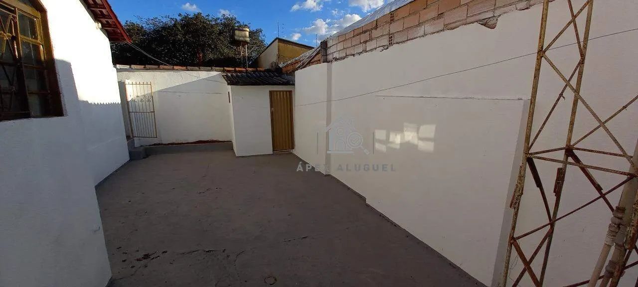 Casa com 4 quartos, em frente praça 242m² - Foto 3