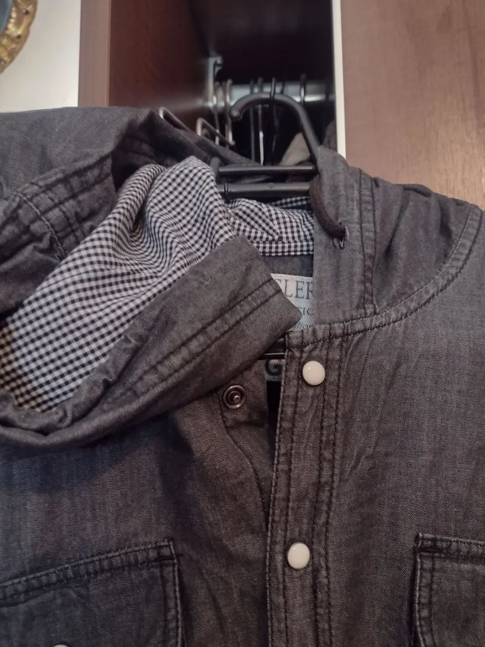 Camisa de mangas longas com capuz  - Foto 2