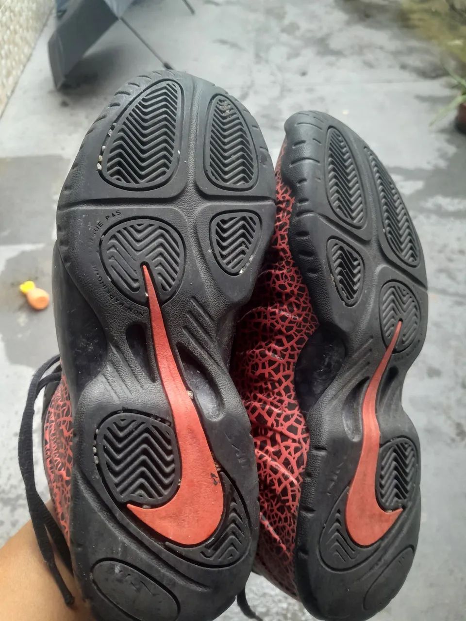 tenis Nike  36/37 preto estampada tigrada - Foto 3
