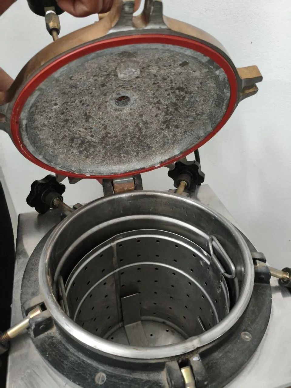 Autoclave vertical de esterilização a vapor. - Foto 5