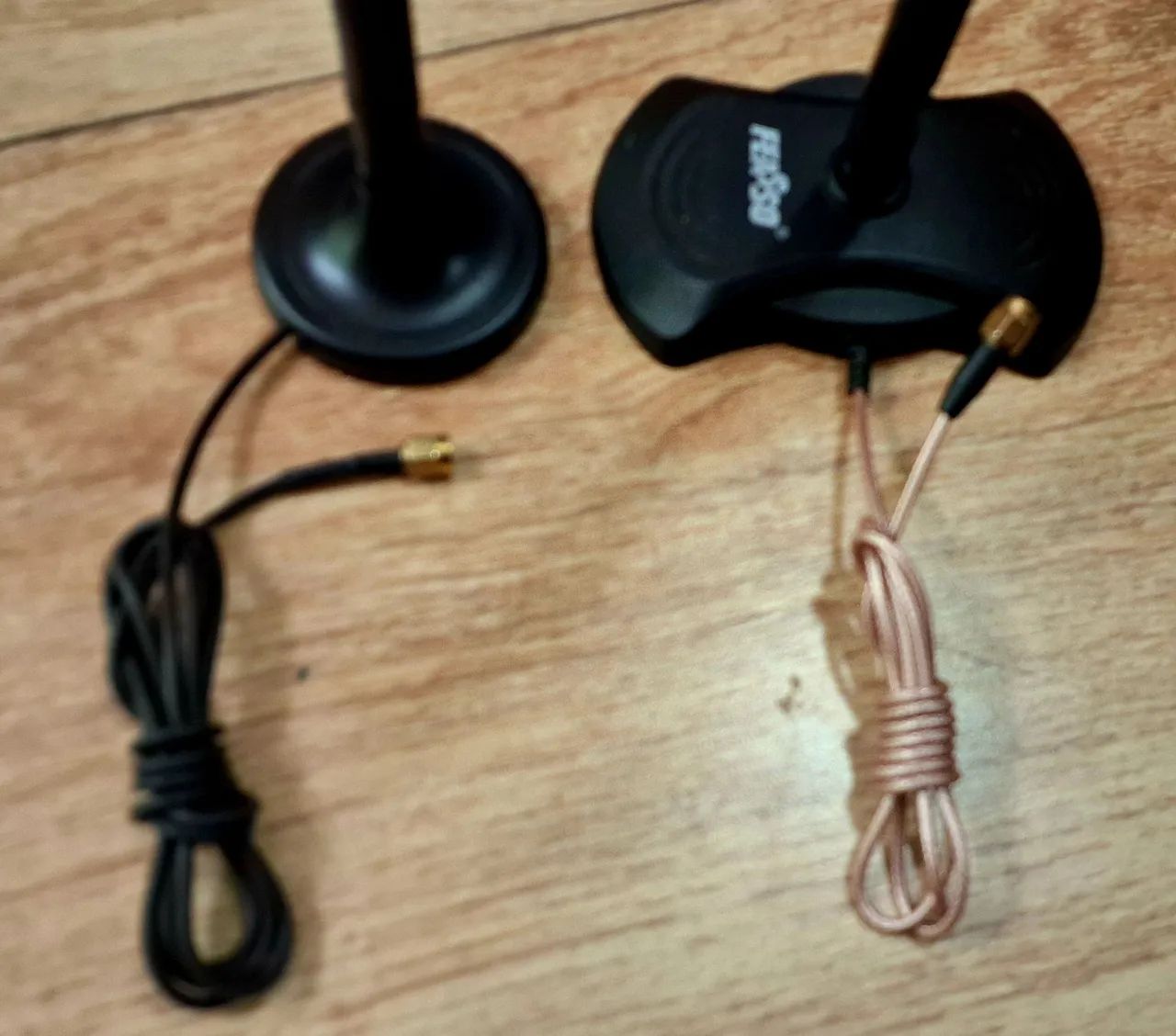 2 Antenas wifi 9Db com base magnética  - Foto 2