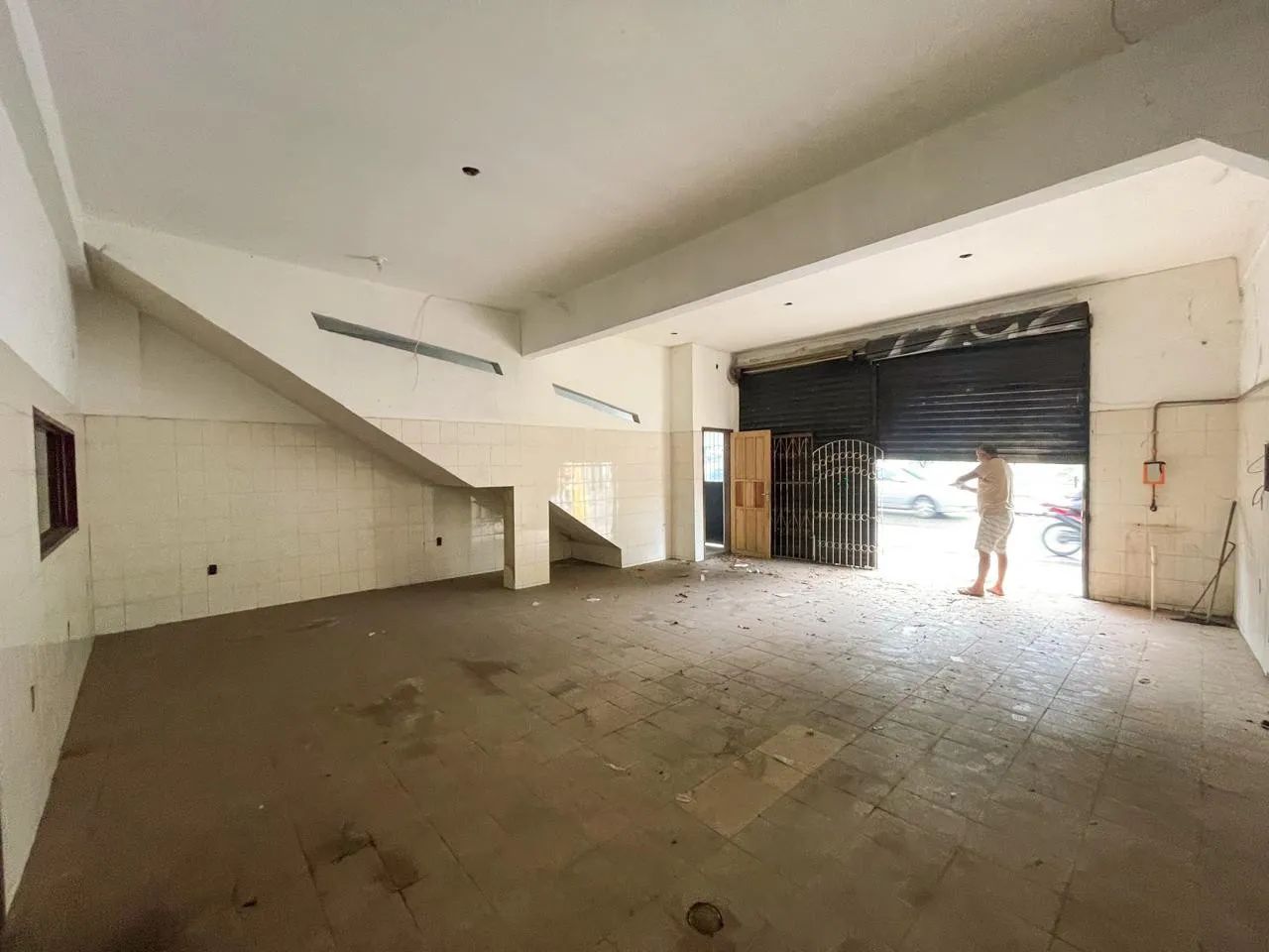 Prédio Comercial na Avenida Silves Excelente oportunidade - Foto 4