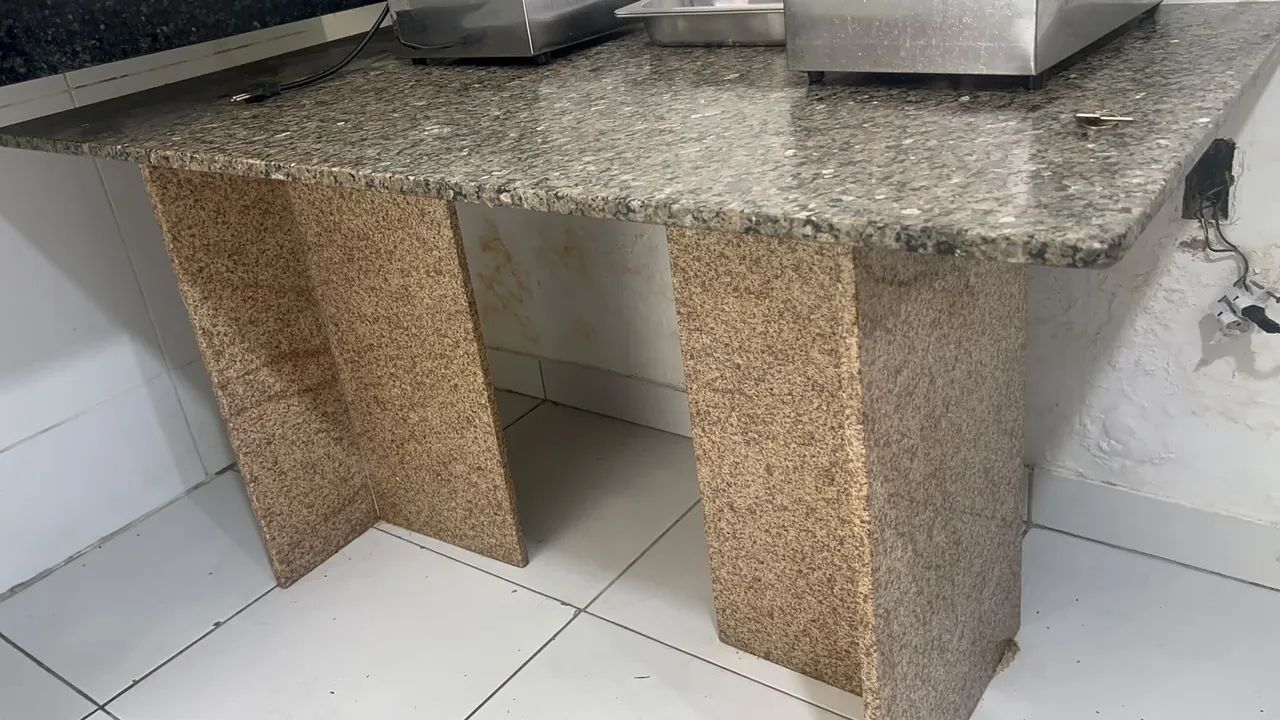 Mesa de mármore 