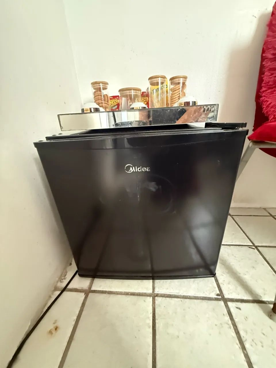 Vendo frigobar Midea funcionando perfeitamente  - Foto 4