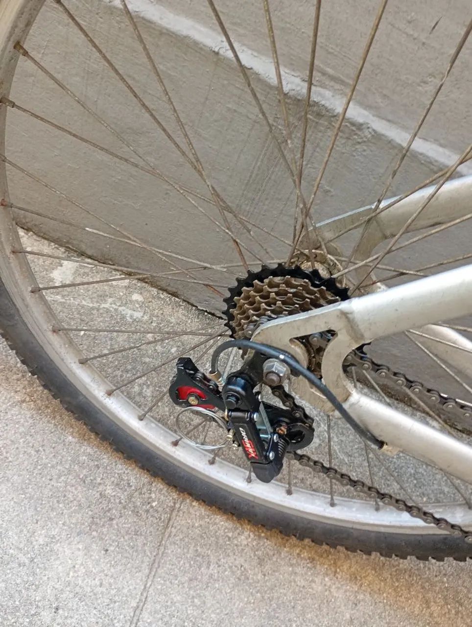 Bicicleta aro 26 21v alumínio  - Foto 5