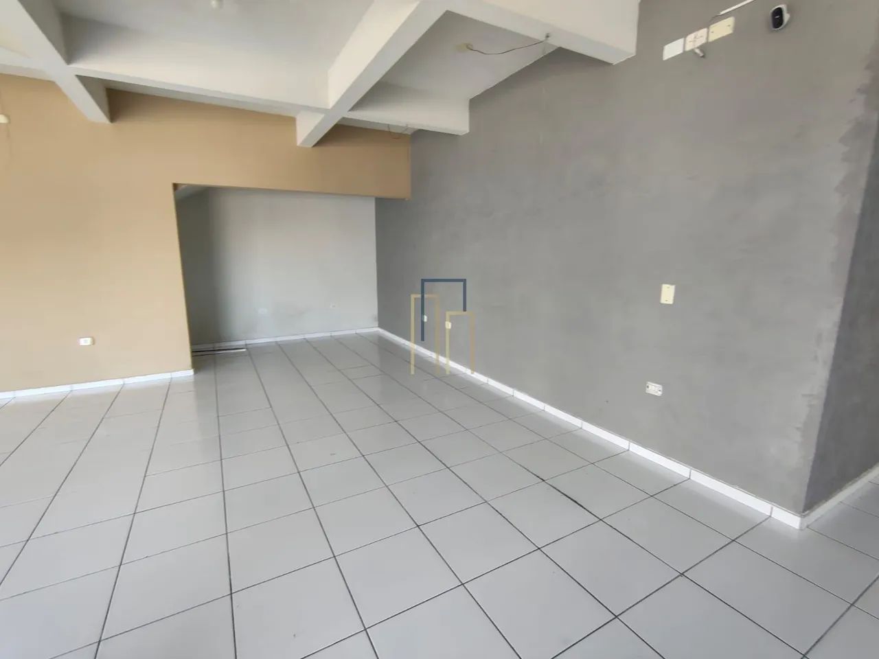 Sala comercial de esquina para locação com 90 m² no bairro Praça - Foto 5