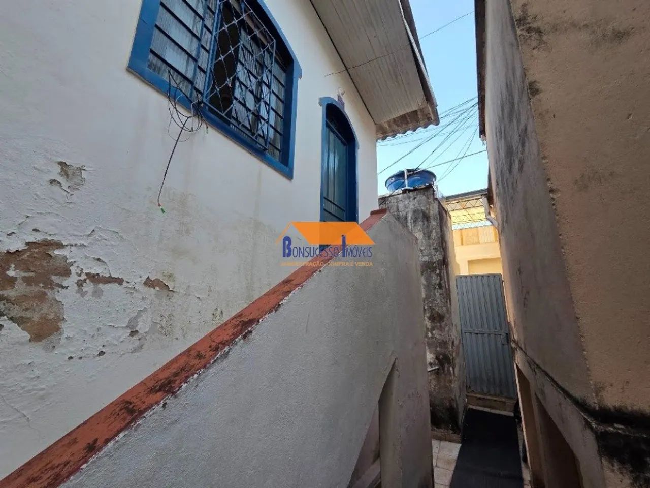 casa de 4 quartos com 4 barracões e uma loja bairro Floresta - Foto 5
