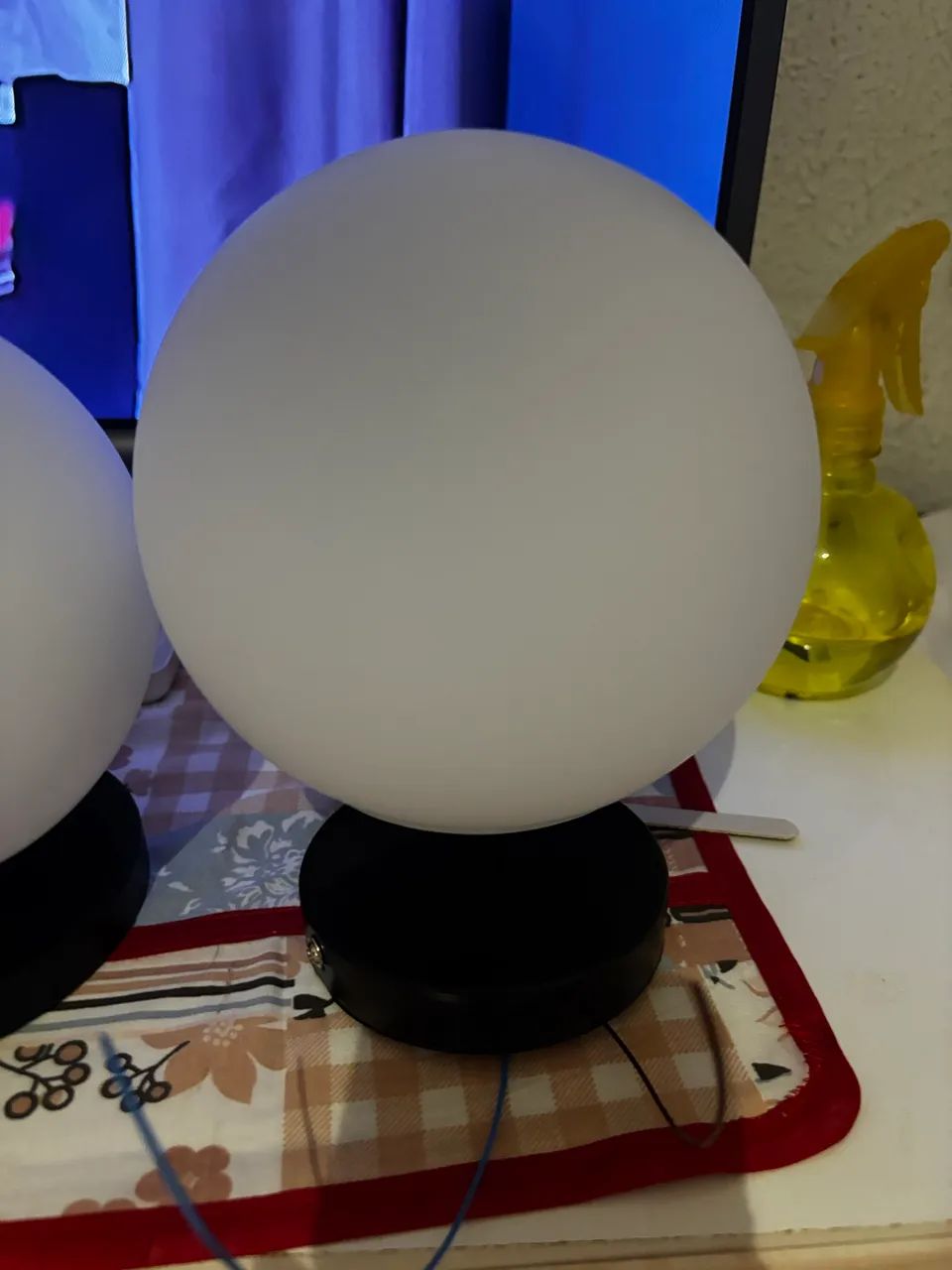 Vendo 3 luminárias Globo ?