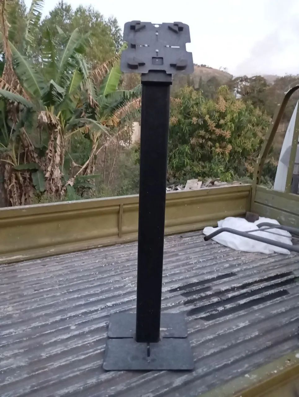 Totem pedestal 