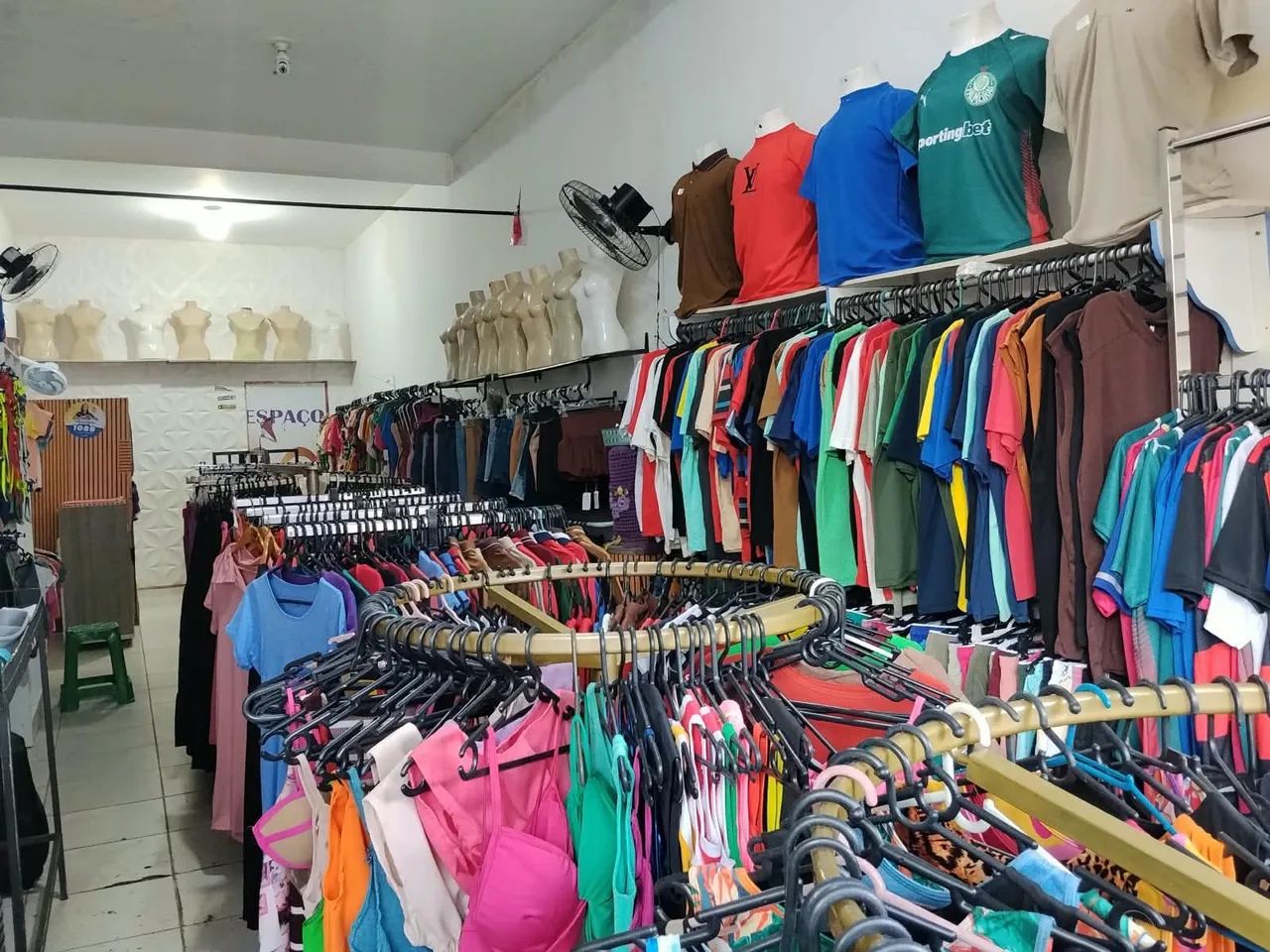 Vendo uma loja de roupa completa - Foto 2