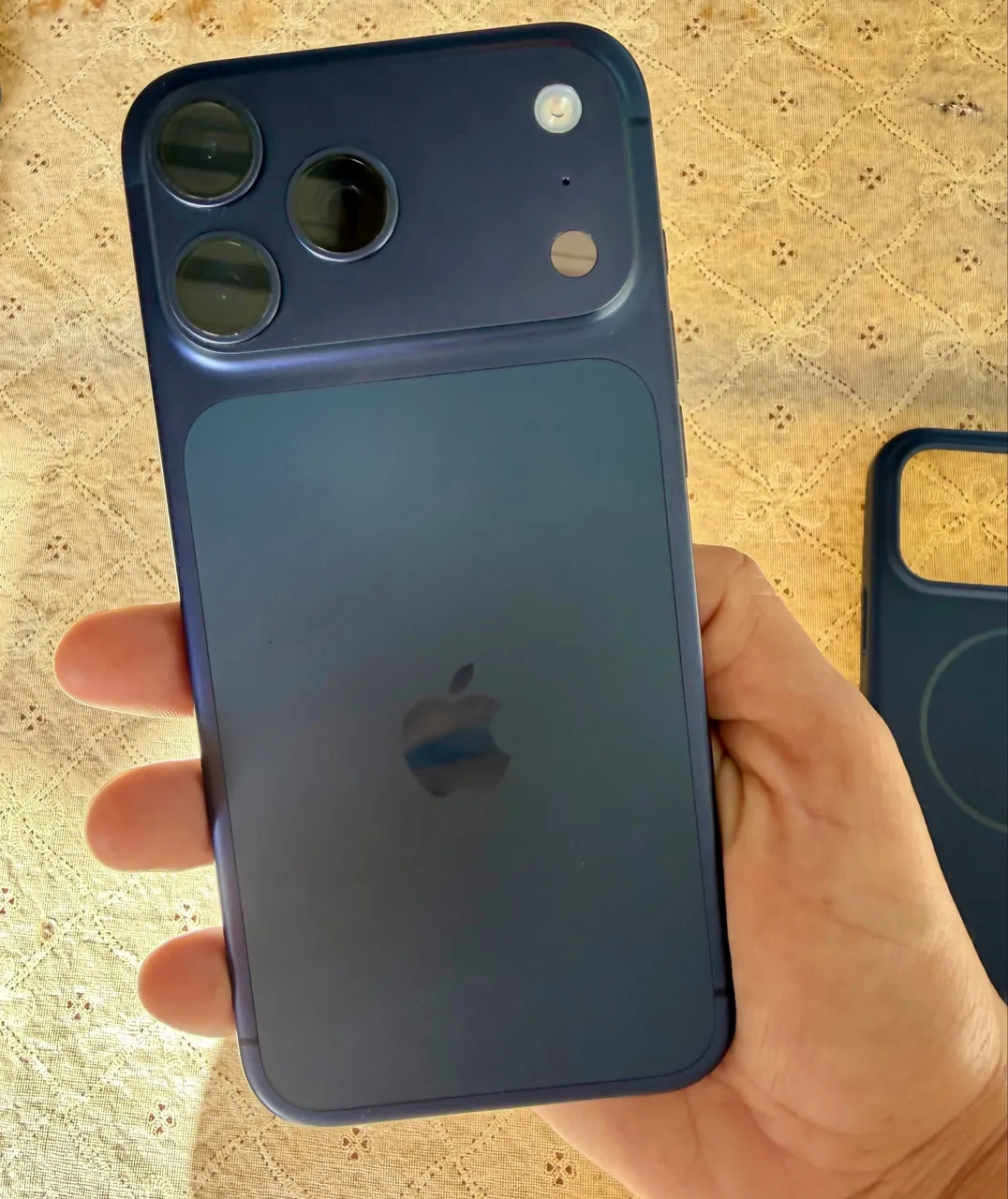 IPHONE 16 PRO MAX 256GB BLACK TITANIUM - BATERIA 92% - Celulares e