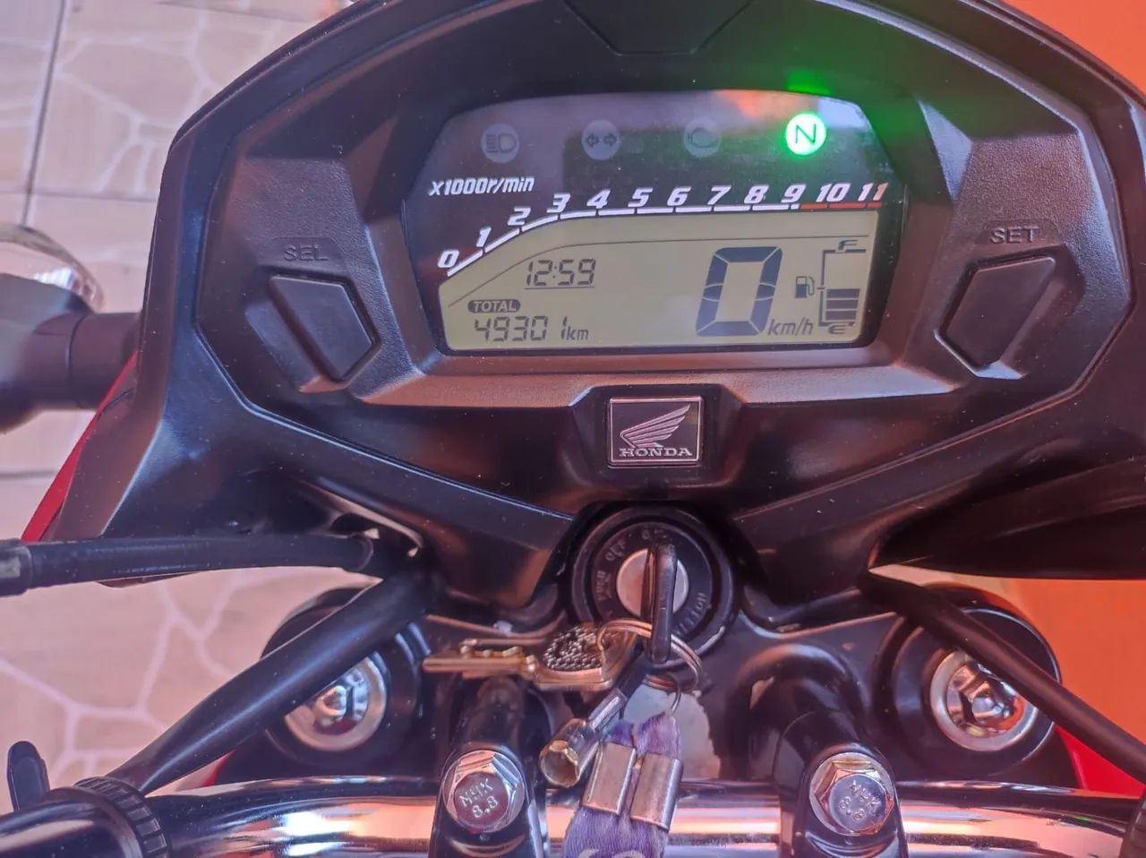 Moto bem conservada e baixa kilometragem - Foto 5