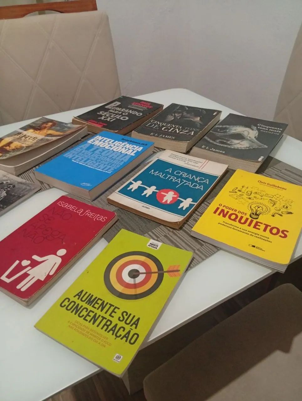 10 livros usando e bem conservados  - Foto 2
