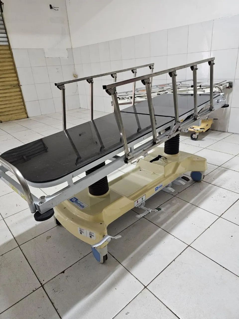 Cama hospitalar (2 modelos) 