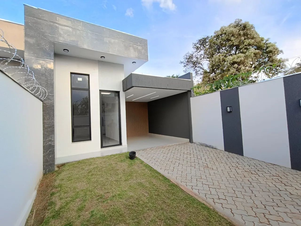 CASA FINANCIADA TRÊS PODERES EM IGARAPÉ.