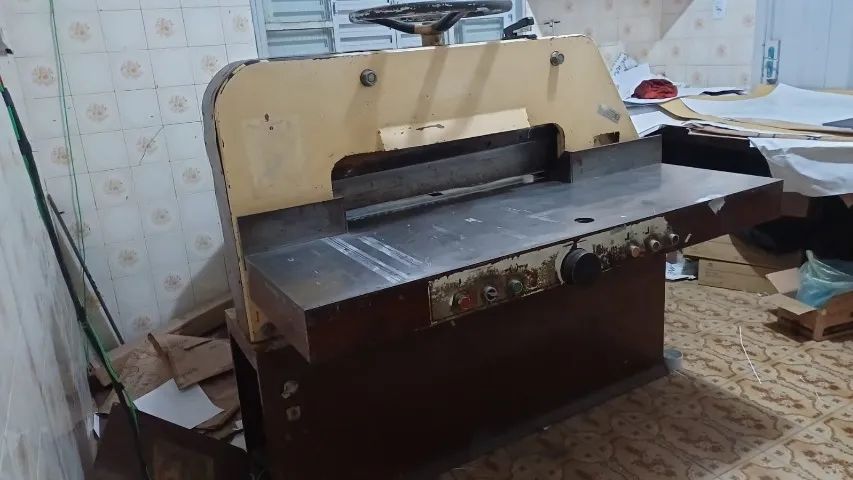 GUILHOTINHA GRAFICA