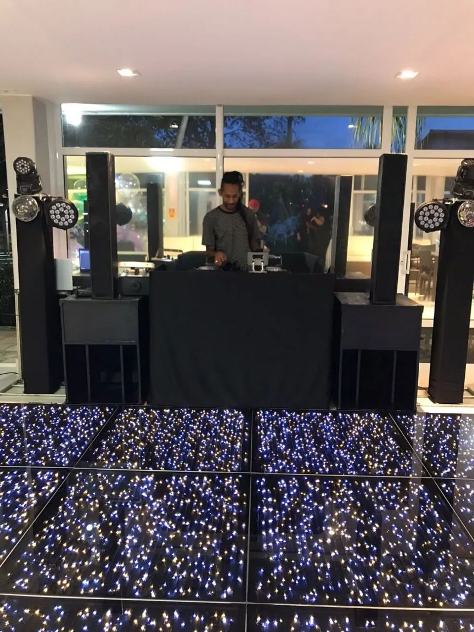 DJ, para o seu evento, pista de LED, sonorização e iluminação  - Foto 2