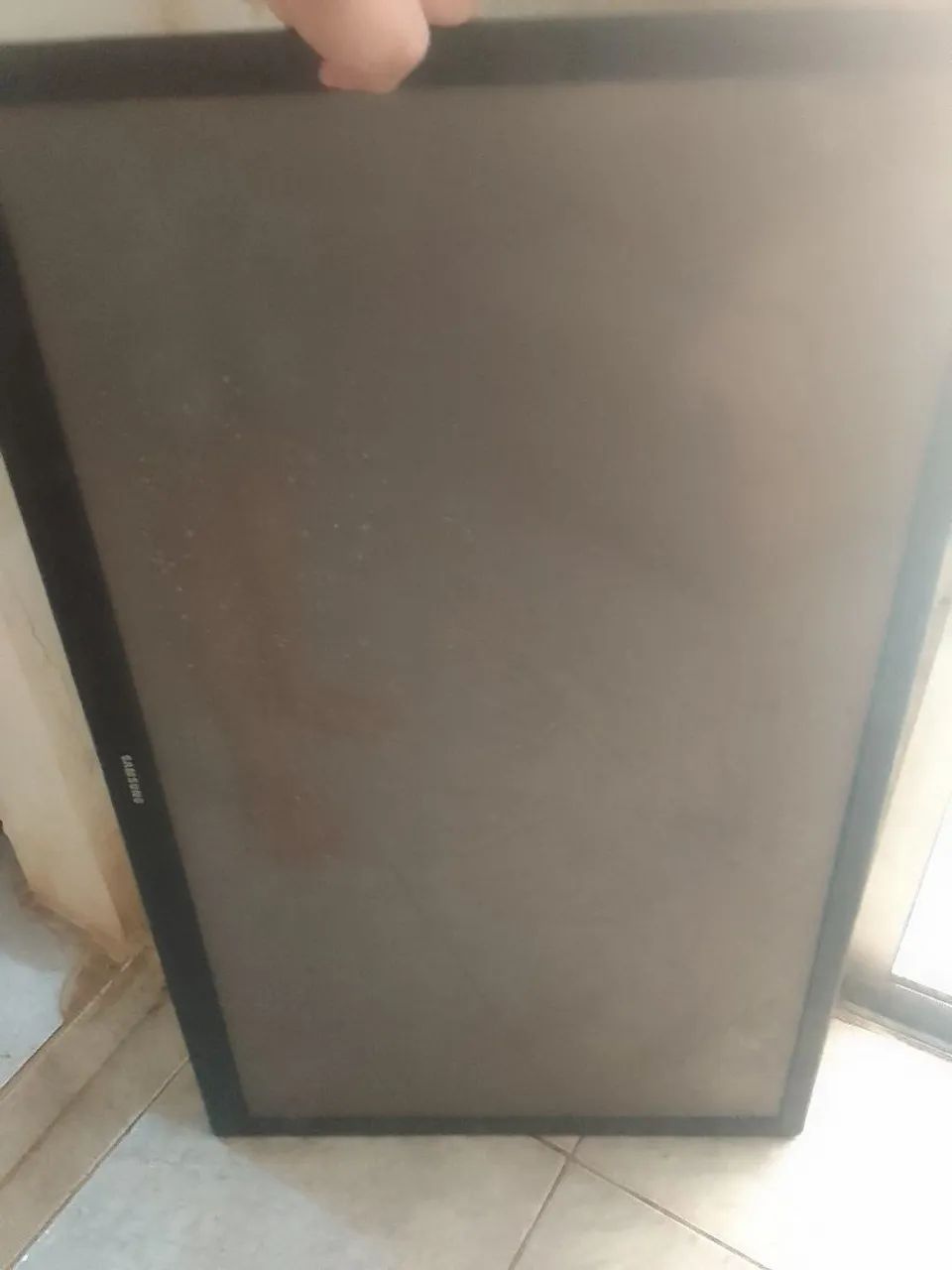 TV LCD 43 polegadas com tela trincada ( Boa para tirar peças ) 150$ - Foto 3