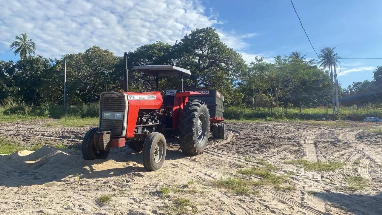 Trator 275 Massey Ferguson.