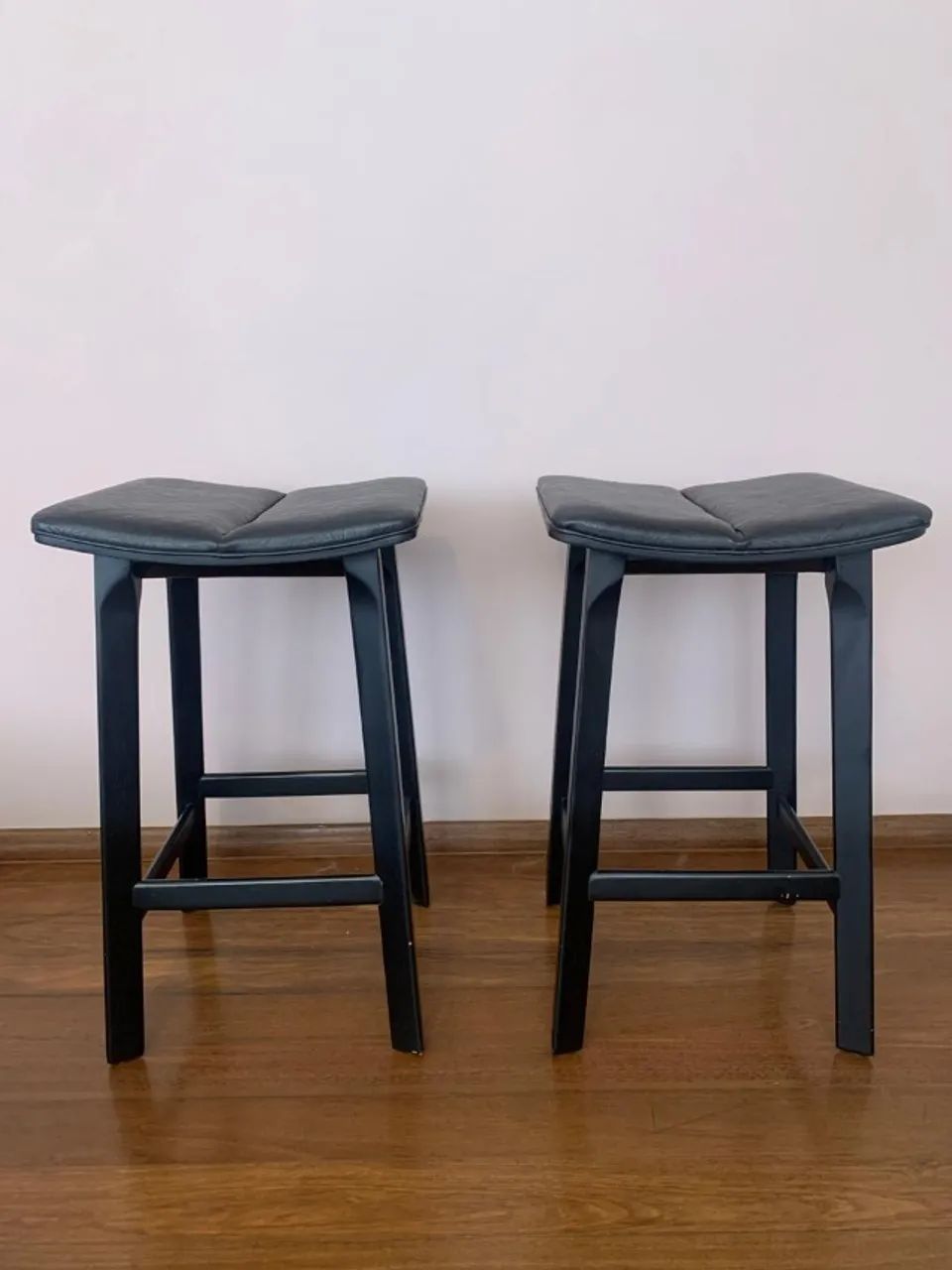 Banquetas em Madeira (2 unidades pelo preço de 1) - Foto 2