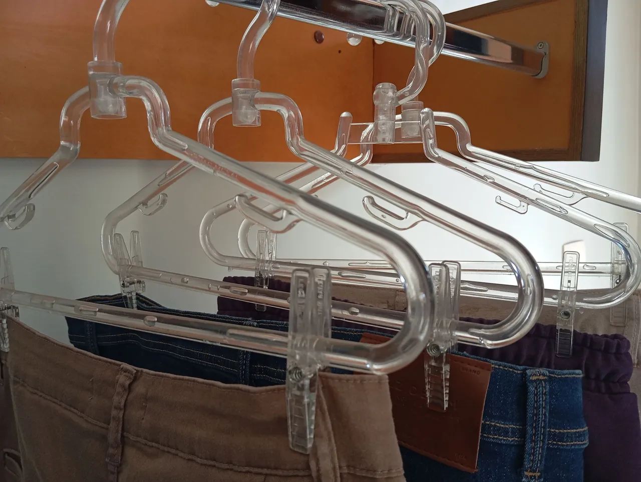 Cabides aramados e acrílicos  - Foto 4
