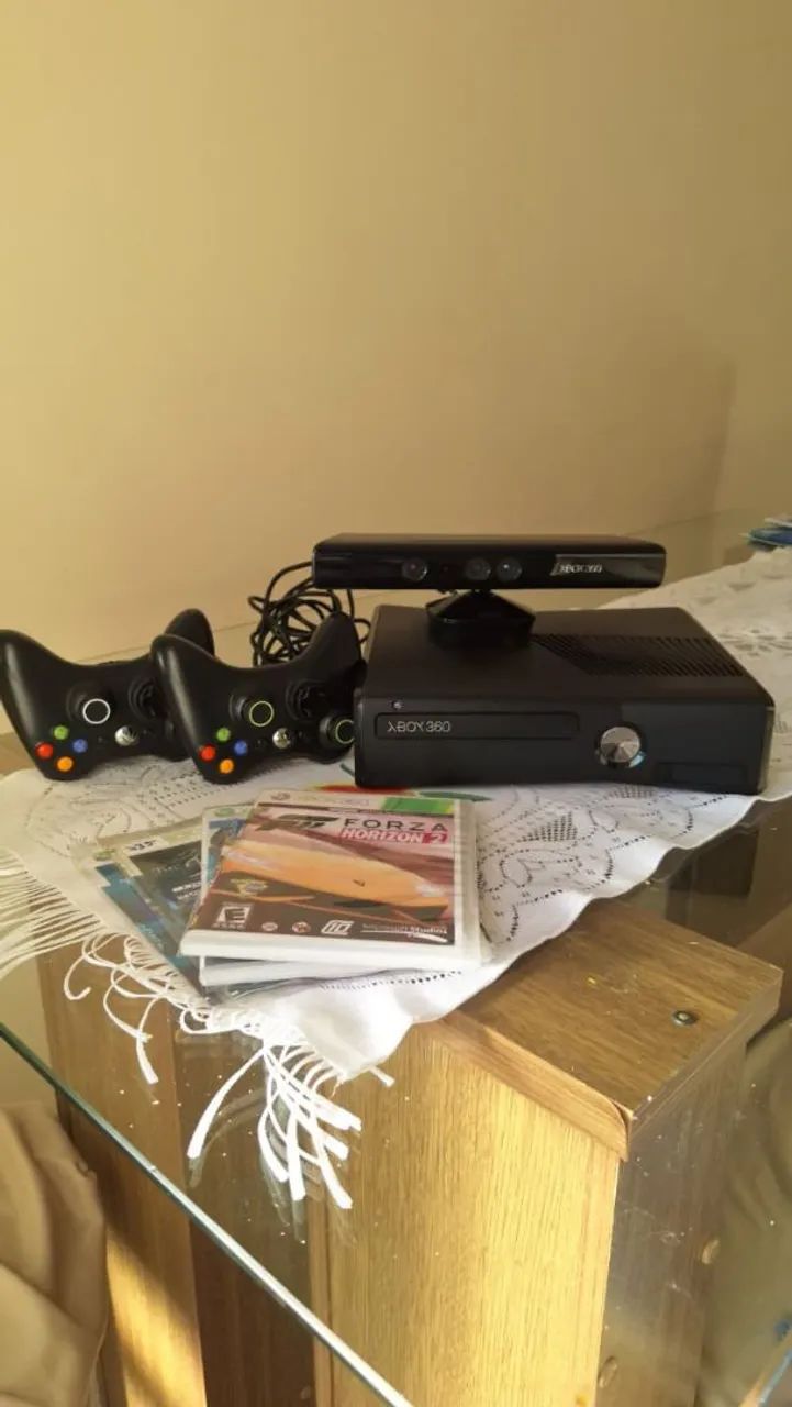Xbox 360 + 2 controles + Kinect + 60 jogos 