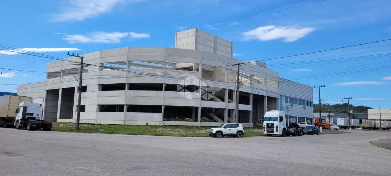 Galpão Comercial de Alto Padrão à Venda no CEIP - Palhoça/SC