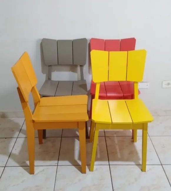 Cadeiras coloridas impecáveis! R$ 200,00 cada - Foto 4