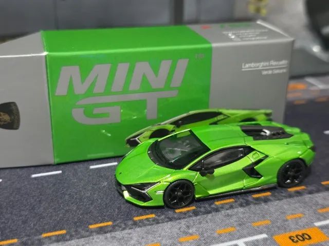 Lamborghini Revuelto - MiniGT