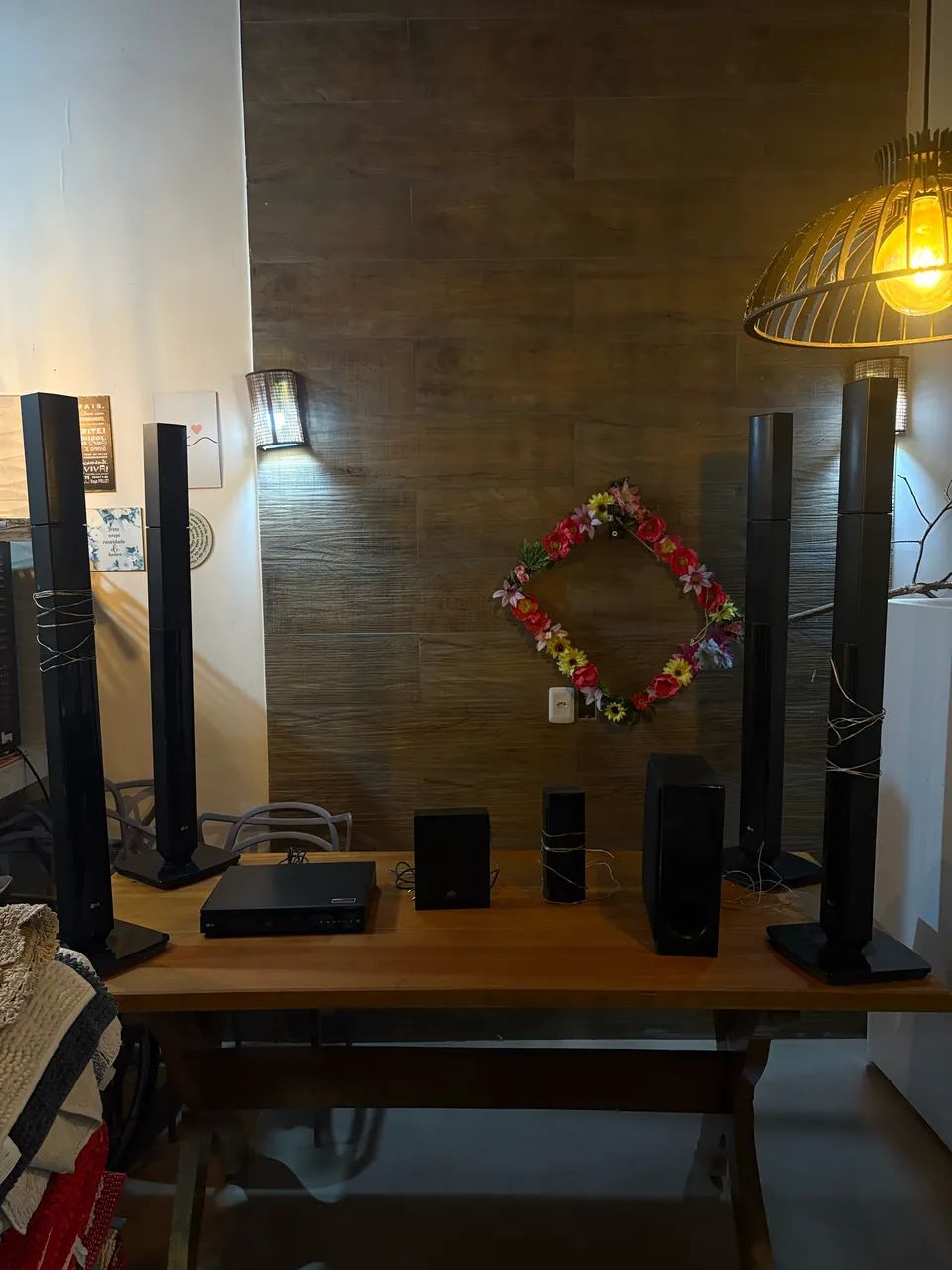 Home Theater LG 5.1 com Blu-ray e torres  - Foto 2