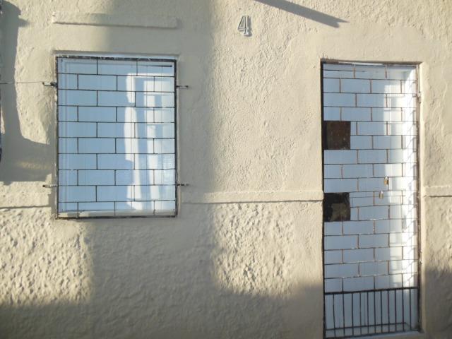 Casa com 1 Quarto para Alugar, 25 m² por R$ 400/Mês
