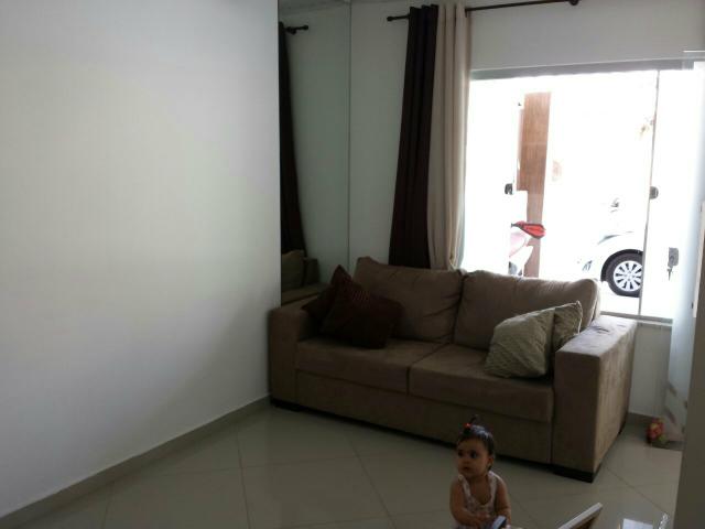 Vendo casa com garagem e 3 quartos no Ville 1