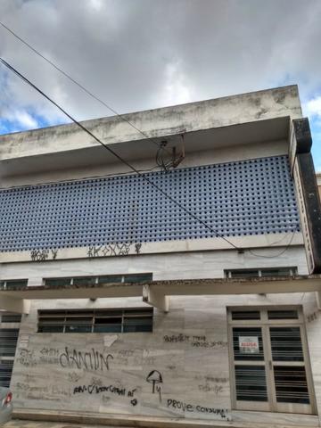Simone Freitas Imoveis- Aluga-se Galpão no Aterrado - Volta Redonda - Foto 2