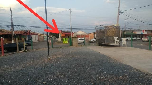 Área dentro de terreno para montar comercio de alimentos