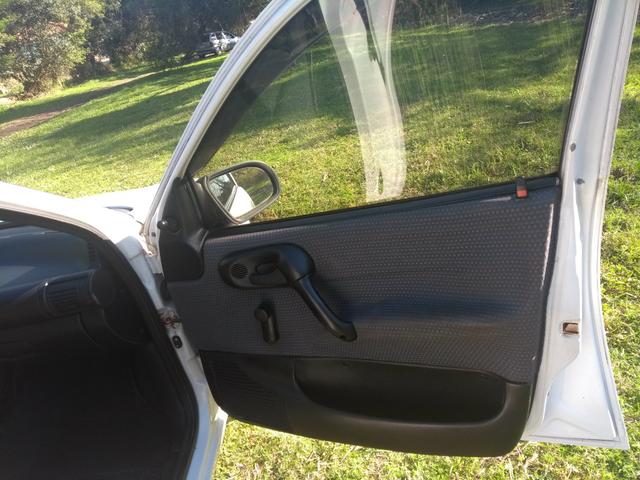 Corsa Hatch - Foto 16