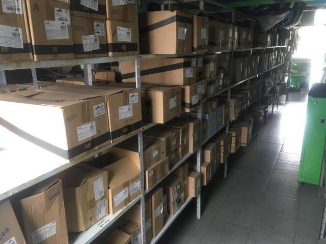 Vedo dv cartão ou troco carro moto fundo de faróis, para-choques retrovisores pç novas
