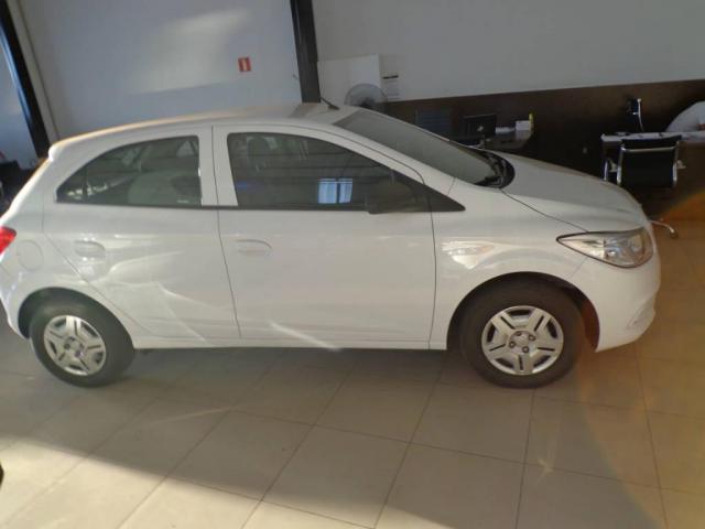 Chevrolet Onix 1.0 LT MECANICO - Foto 2
