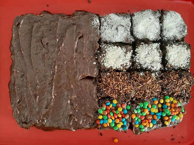 Bolo, docinhos e brownie - Foto 3