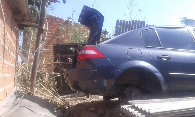 Vendo pecas megane sedan 1.6 - Foto 2