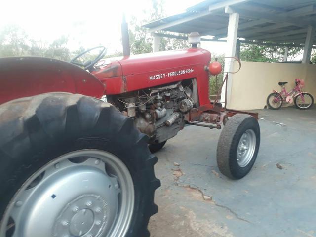 Vendo ou troco trator 65x ano 74 - Foto 3