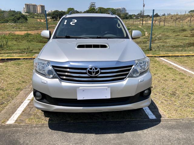 Hilux Sw4 3.0 Srv Diesel automático 4x4 - 2012