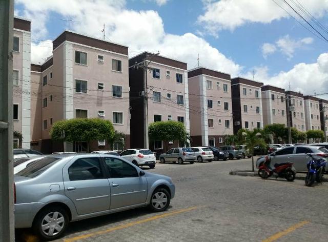 Vendo um Apartamento de 2/4 1 banheiro social, no Solar Sim
