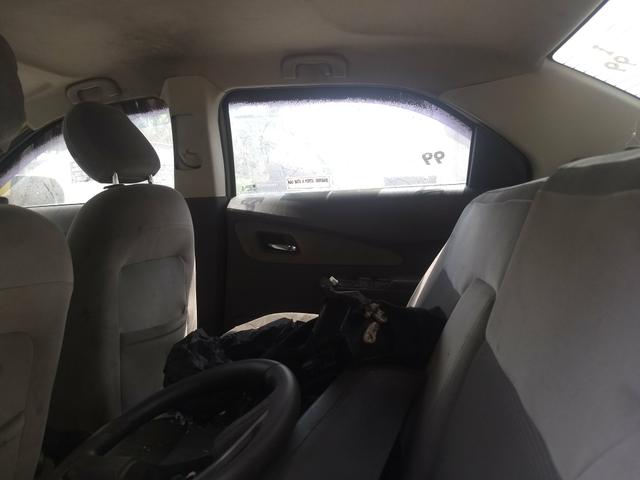 Vendo sucata de Cobalt 2014 sem motor e caixa 2.000,00 - Foto 7