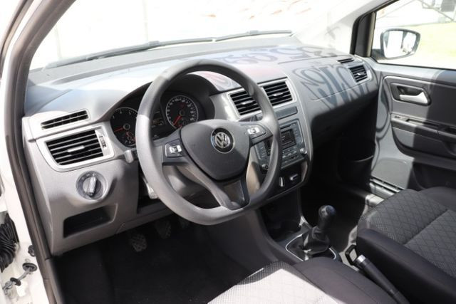 Volkswagen Fox 1.0 MPi Trendline 2016 - Foto 10