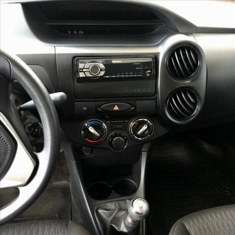 TOYOTA ETIOS 1.5 X SEDAN 16V FLEX 4P MANUAL - Foto 3