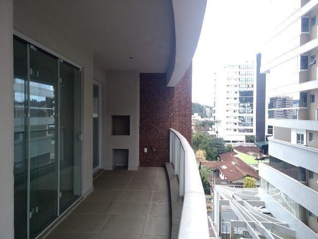 Lindo apto com 3 suítes, localizado numa das regiões mais bonita e valorizada de Joinville - Foto 2