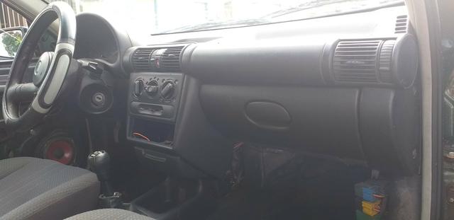 Vendo ou troco corsa emplacado - Foto 6