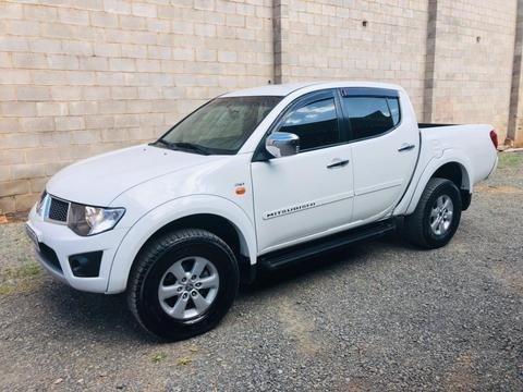 Mitsubishi L200 Triton 3.5 4x4 - Foto 4